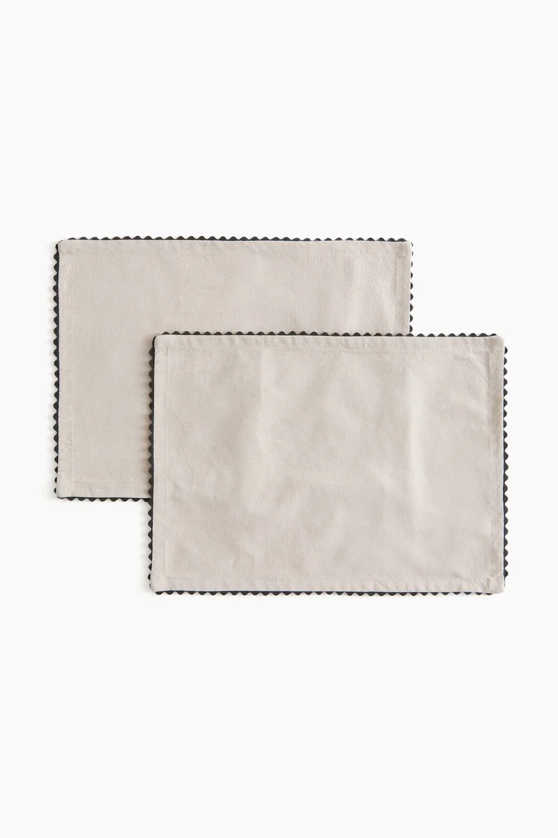 H&M 2-pack scalloped-edge place mats