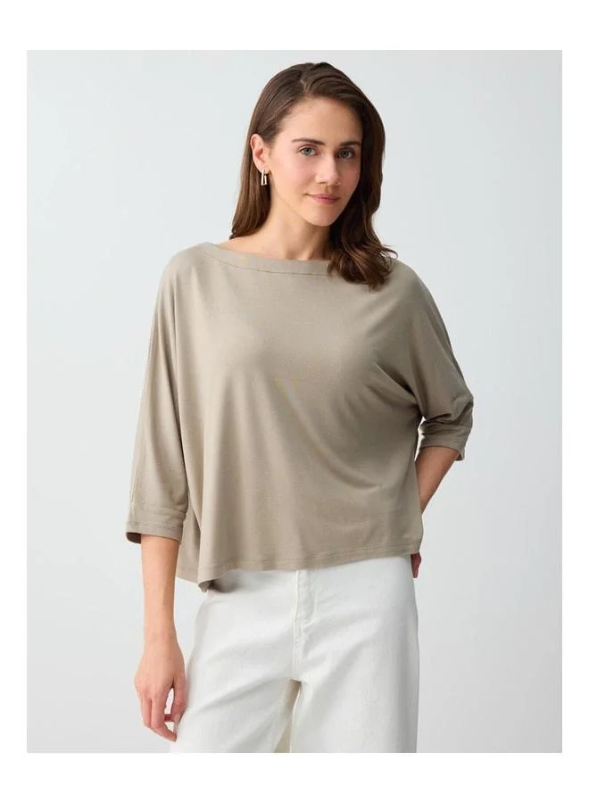 Jimmy Key Vizon Boat Neck Truvakar Sleeve Relaxed Fit Knit T-Shirt.