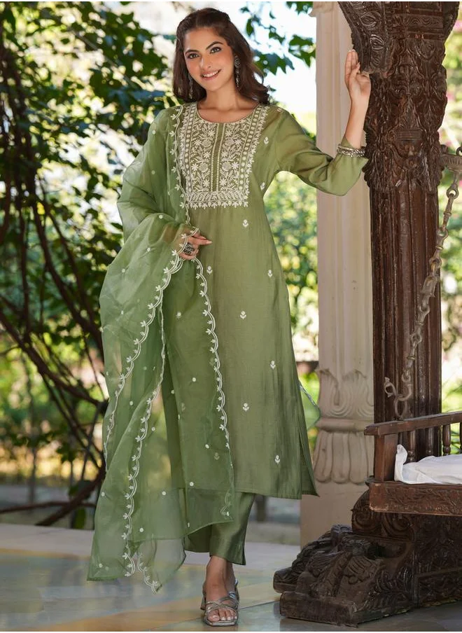 Janasya Janasya Women Green Embroidered 3/4 Sleeve Kurta with Pants and Dupatta Set
