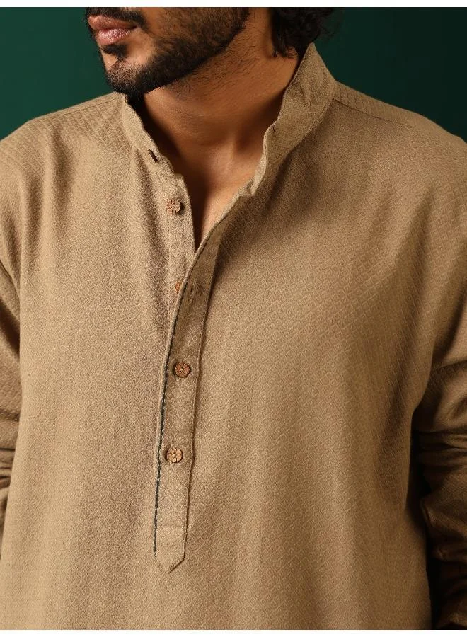 ترو برونز Men's  Beige Dobby Textured Kurta