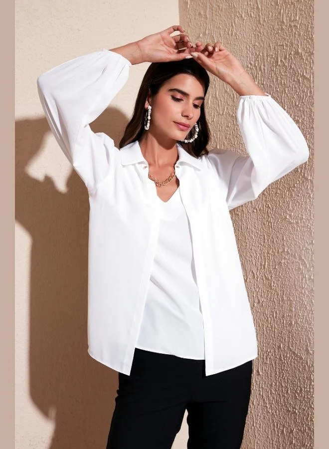 ليلا بلوزة ليلى بقصة عادية وياقة على شكل حرف  وأكمام بالون للنساء