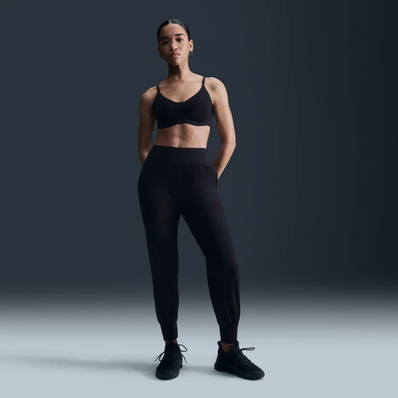 Nike Black Women's Alate Minimalist Light-Support Convertible Sports Bra for Women | Best Price UAE