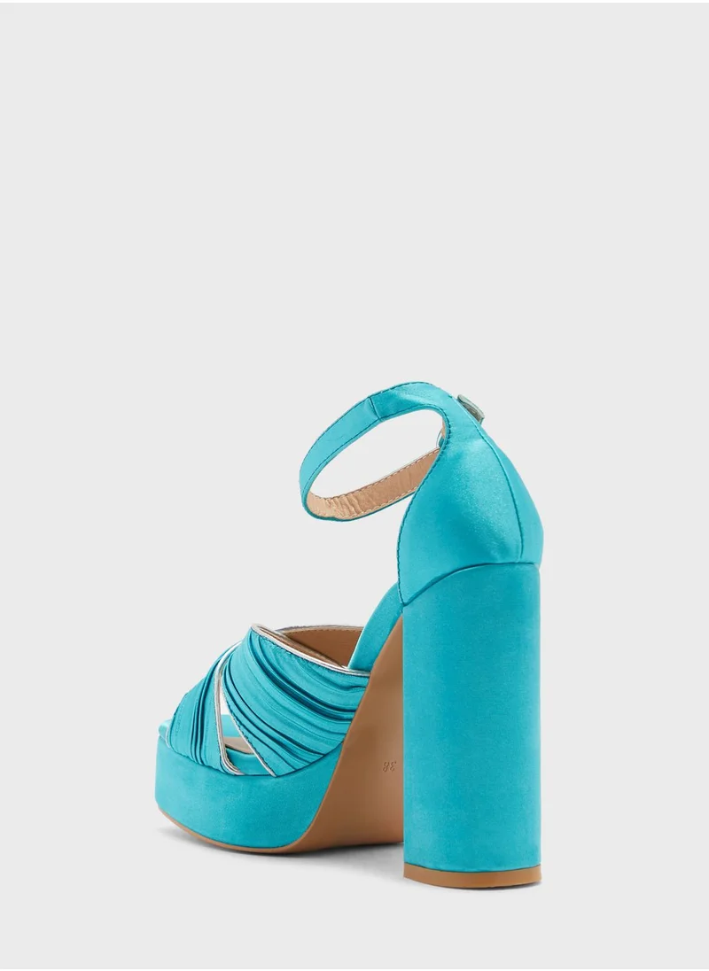 خزانة Metallic Trim Platform Satin Sandal