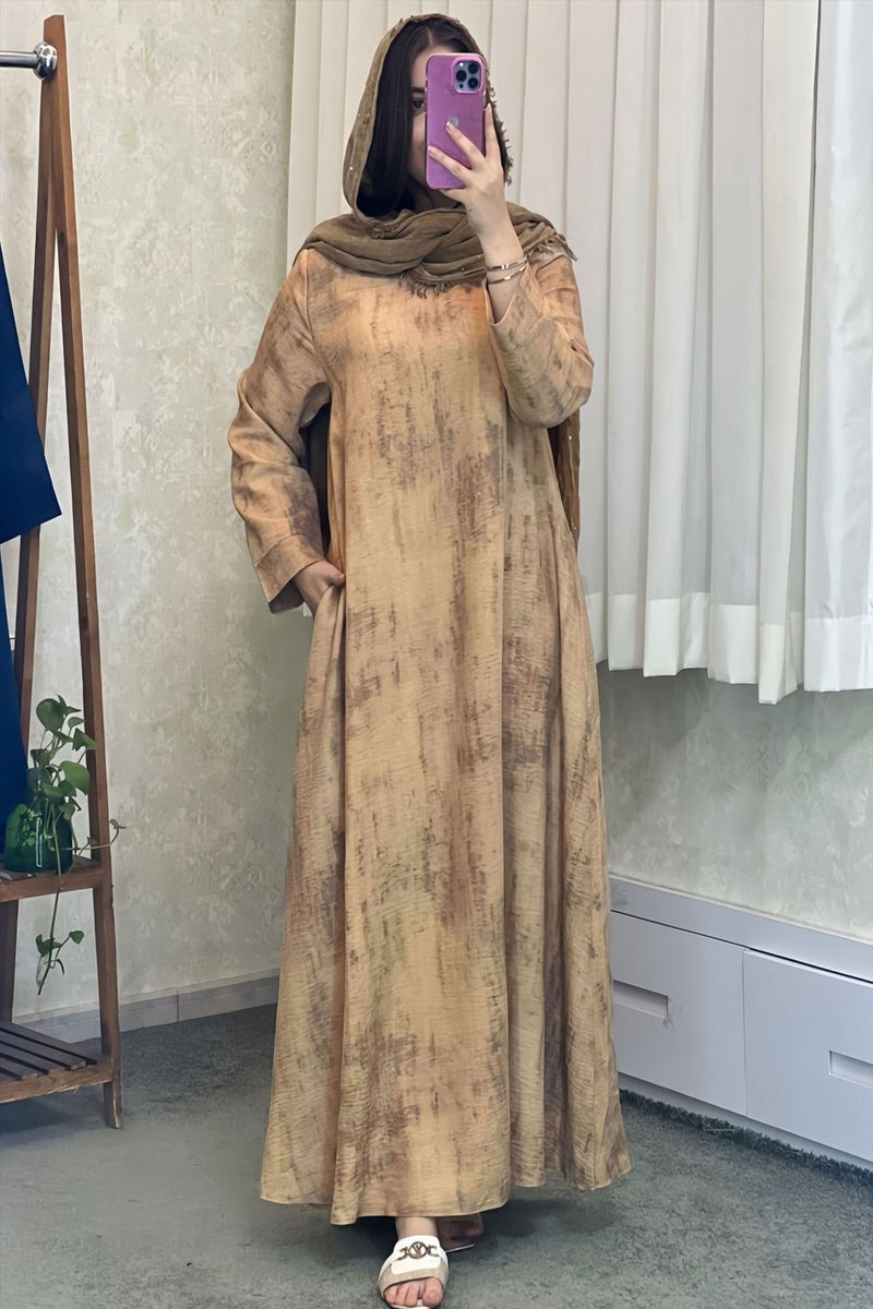 فستان روب طويل أنيق بتصميم ملون بصبغة الربط مع جيوب وأكمام طويلة وياقة دائرية