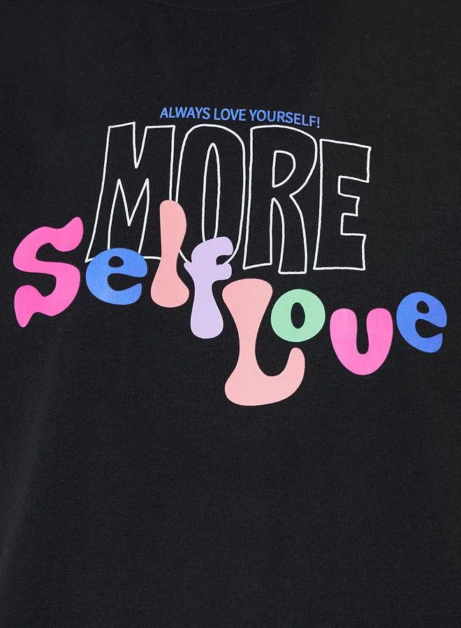 ستايلي طقم بيجاما وتيشيرت بحافة مكشكشة من Styli Self Love