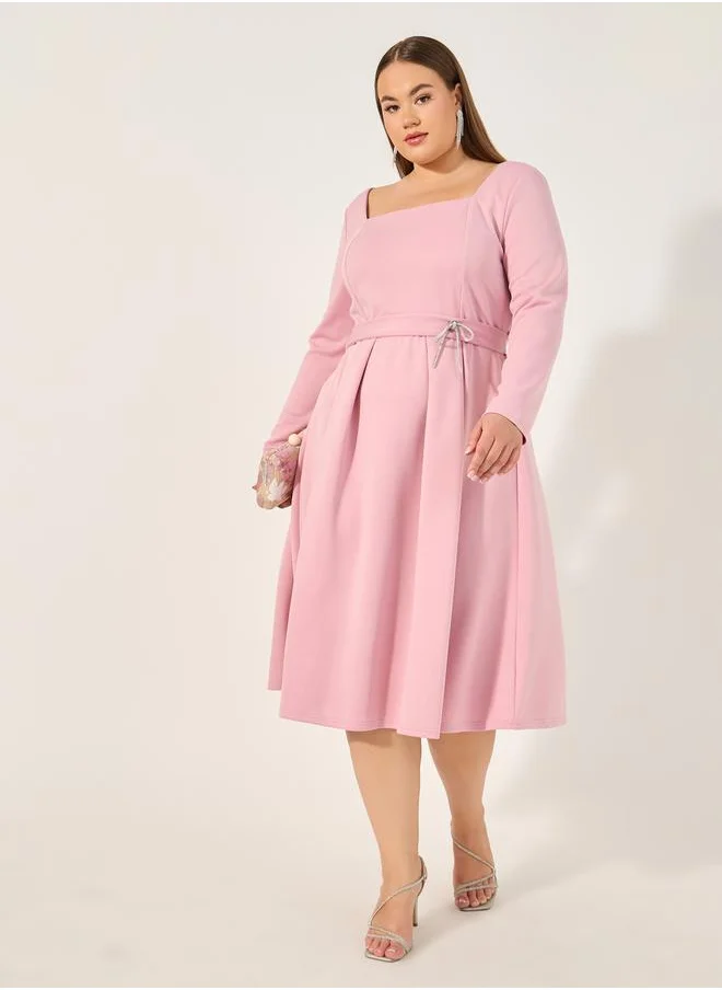 Styli Plus Size Embellished Bow Detail Pleated A-Line Midi Dress