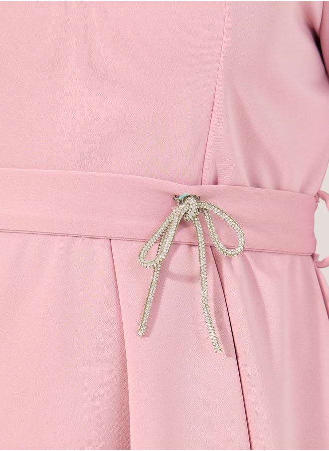 Styli Plus Size Embellished Bow Detail Pleated A-Line Midi Dress  - Image 4