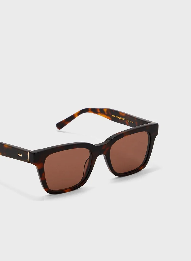 MESSYWEEKEND Dean Shape Sunglasses