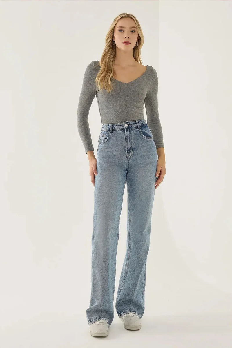 Hiccup V-Neck Knitted Top