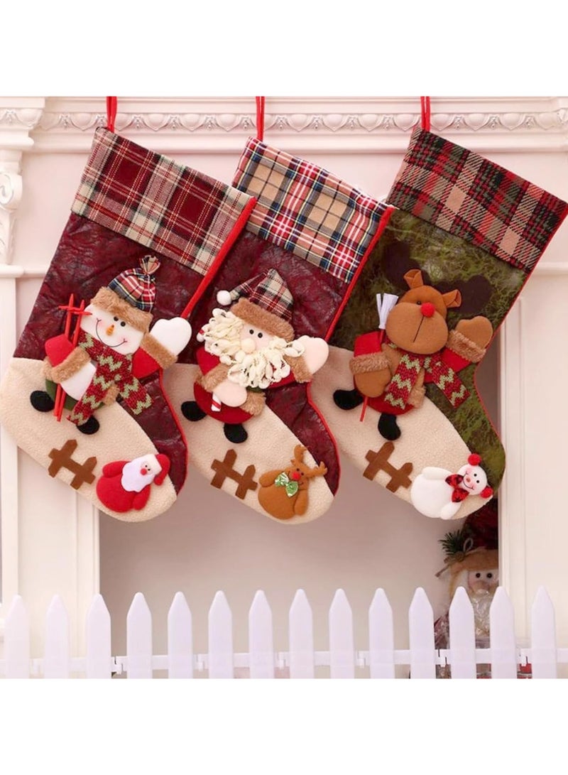 AUTOYSUR حقيبة هدايا جوارب عيد الميلاد 3 عبوات، جوارب عيد الميلاد ثلاثية الأبعاد كحقائب هدايا وحلويات لتزيين العطلات بتصميم مخصص سانتا ورنّة، جوارب معلقة على شجرة عيد الميلاد والمدفأة - Image 3