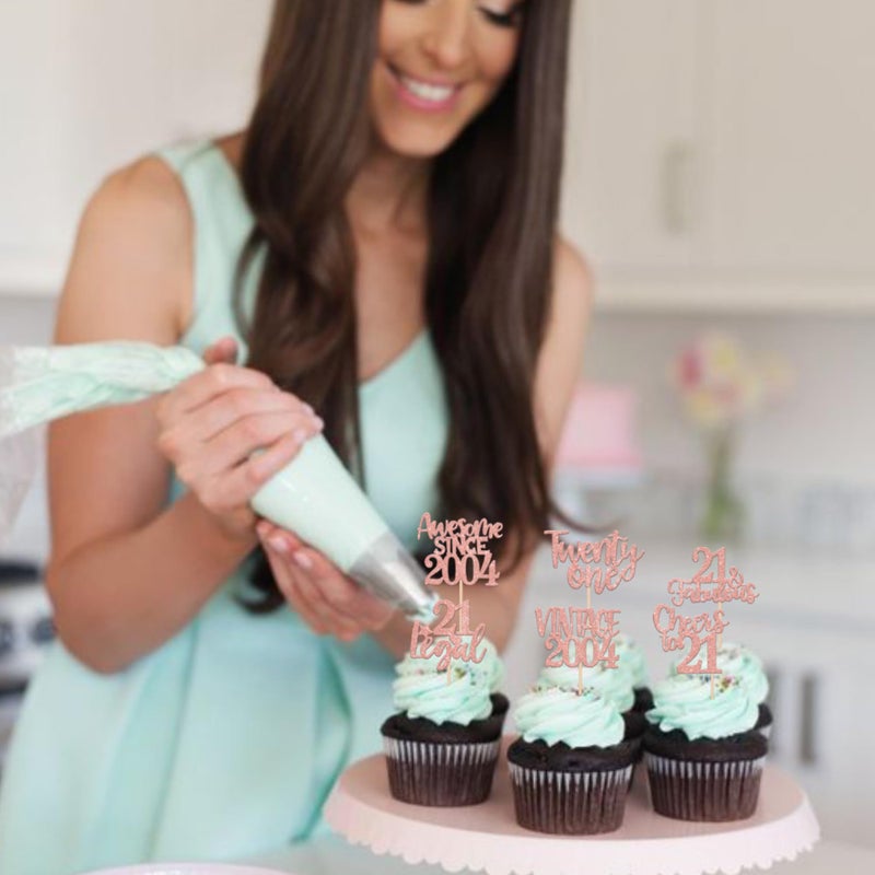 RSSTARXI 24 حزمة عيد ميلاد 21 Cupcake Topcake Glitter One Legal 21 Fabulous Vintage 2004 Cupcake يختار الهتافات إلى 21 عامًا - Image 5
