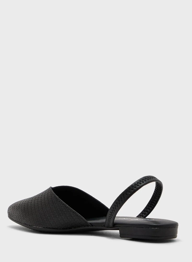 Beira Rio Aniyah Pointed Toe Mid Heel Pumps