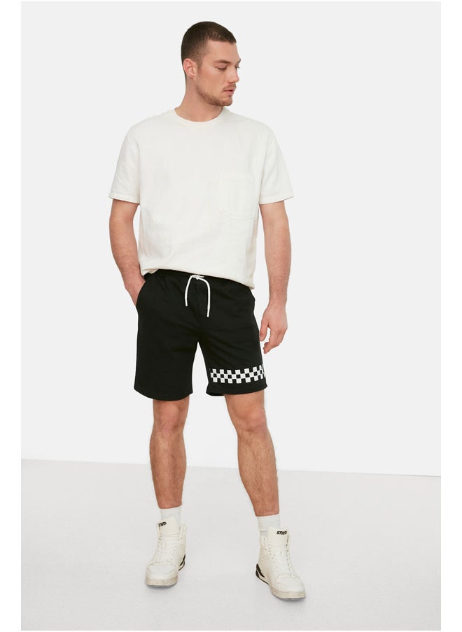 trendyol Black Regular/Real Fit Mid-Length Geometric Printed Shorts TMNSS21SR0140  - Image 2