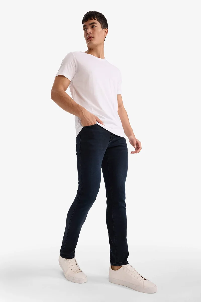 ديفاكتو Pedro Slim Fit Regular Waist Skinny Leg Jeans