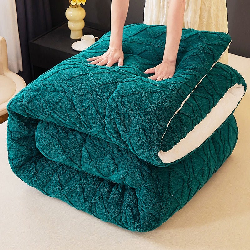 1pc Heavyweight Winter Weight Comforter | Luxury Plush Thickened Winter Quilt - Ultra-Soft Beige-Friendly Bedding with Quilting, Machine-Washable, Cozy All-Season Warmth, for Minimalist & Country Bedrooms, Ideal Luxury Bedding & Rustic Style Decor - Image 1