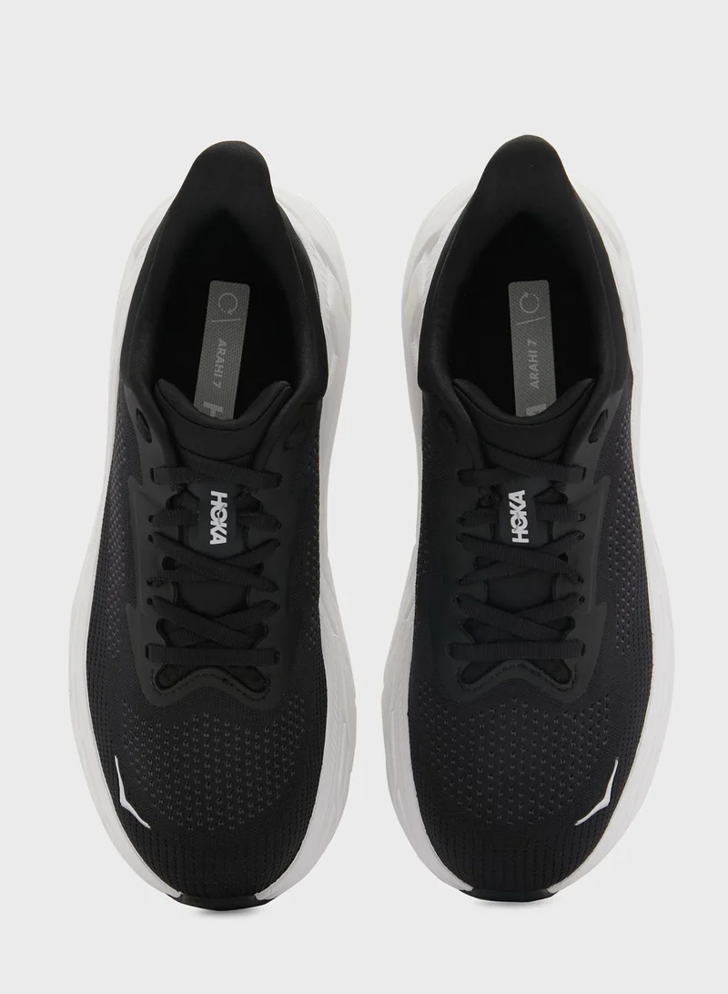 Hoka Arahi 7