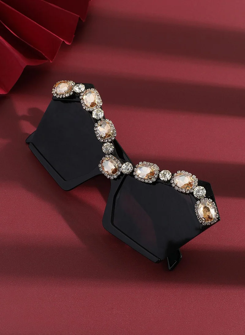 SOHI Radiant Reflections: Embellished Artificial Sunglass Jewellery