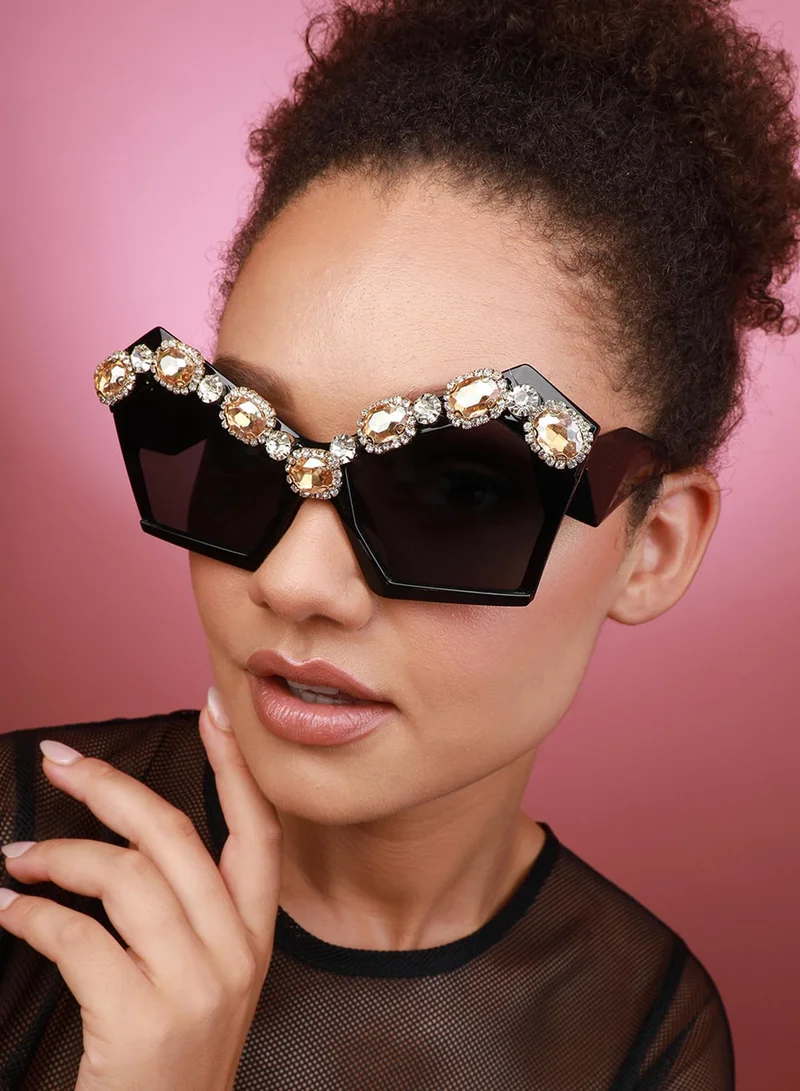 SOHI Radiant Reflections: Embellished Artificial Sunglass Jewellery
