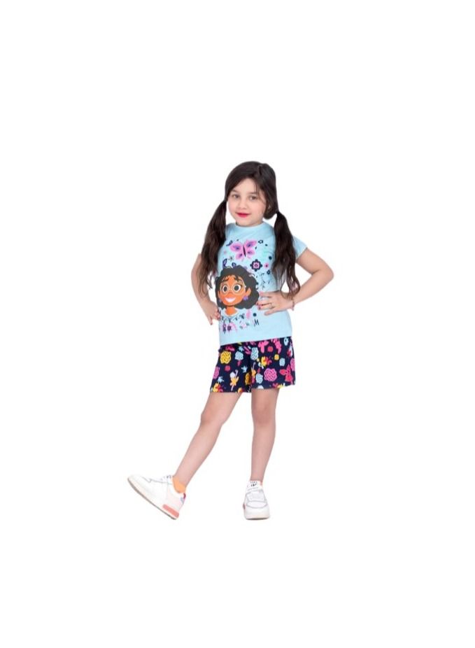 Summer set for girls, shorts and a T-shirt 