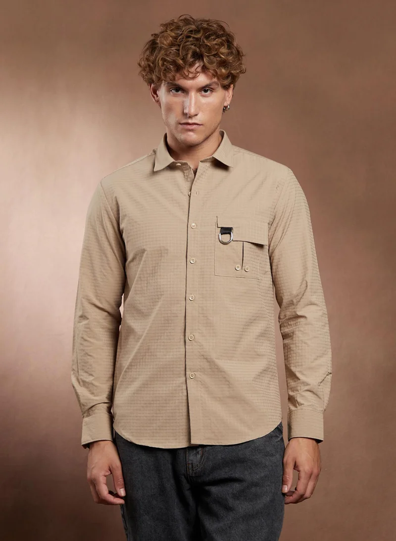 Campus Sutra Campus Sutra Men's Sand Beige Grid-Utility Shirt For Casual Wear | Spread Collar | Long Cuffed Sleeves | Button Closure | Shirt Crafted With Comfort Fit For Everyday Wear