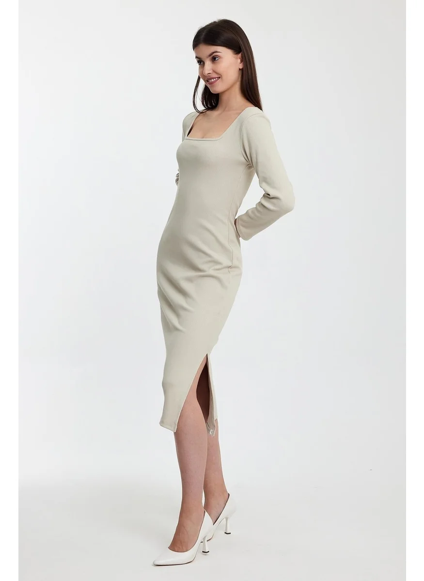 الكسندر جاردي Slit Square Neck DRESS (B23-00170