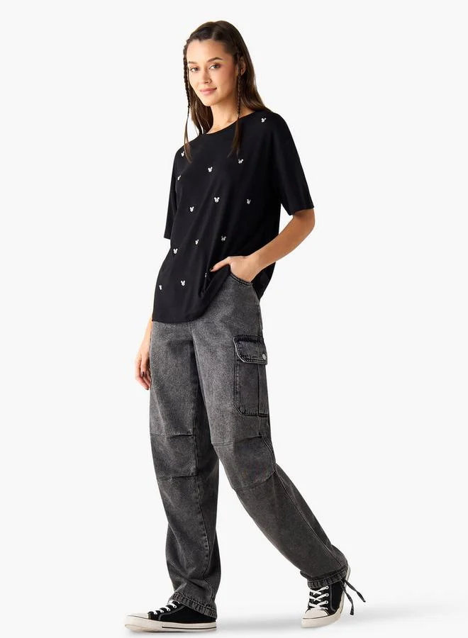 اس بي كاركترز تيشيرت بياقة دائرية وأكمام قصيرة وزينة ميكي ماوس