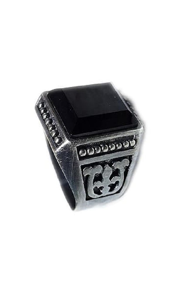 ROMAD A luxurious silver men’s ring set with a black onyx stone and elegant side engravings. - Image 3