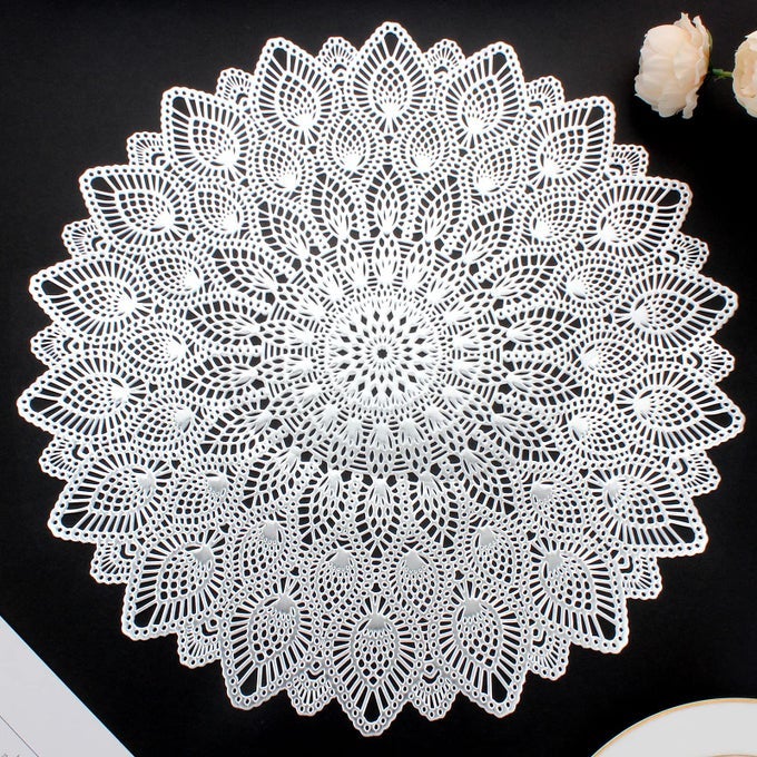 SILVER ROUND PLACEMATS HOLLOW OUT WASHABLE AND WIPEABLE PLACE MATS PRESSED VINYL TABLE MATS SET OF 6 FOR ANNIVERSARY DINNER KITCHEN DECORATIONS