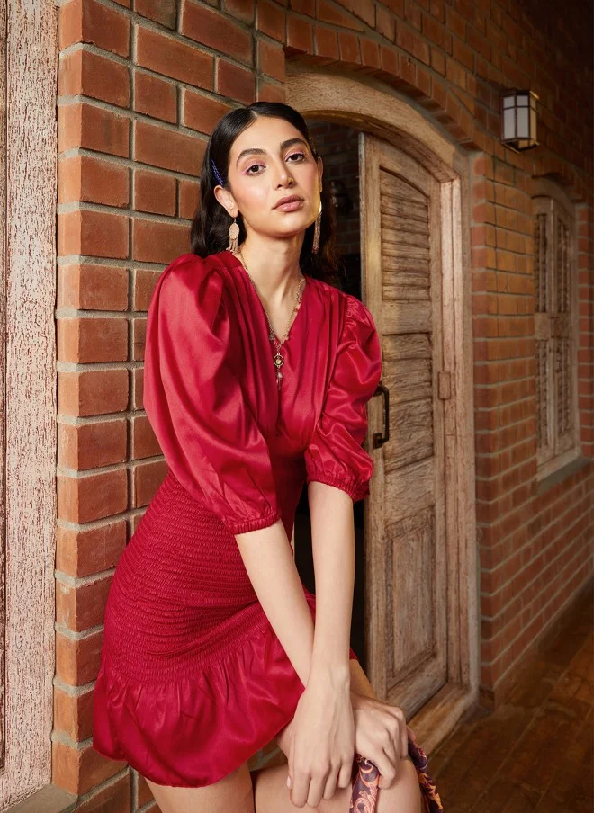 STREET 9 فستان نسائي ساتان أحمر بخصر منخفض