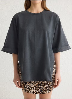 trendyol Anthracite Washed 100% Cotton Double Sleeve Asymmetric Boyfriend Knitted T-Shirt TWOSS20TS0828  - Image 3