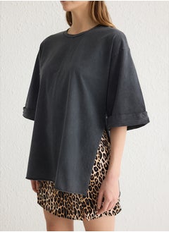 trendyol Anthracite Washed 100% Cotton Double Sleeve Asymmetric Boyfriend Knitted T-Shirt TWOSS20TS0828  - Image 4