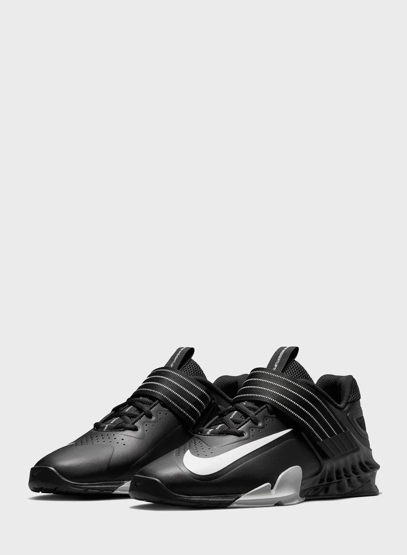 Nike Savaleos