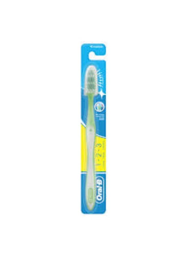 Oral-B 123 Fresh Toothbrush - 40 Medium Multi Colour - Image 2