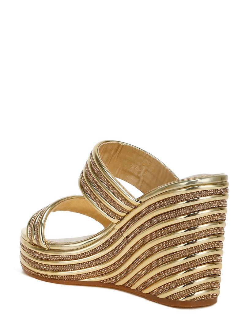 Metallic Faux Leather Wedge Sandals in Gold - pzsku/Z8EFC31E6E7C787662150Z/45/_/1734605037/ed7f065d-3541-47bc-9f60-ea89e52e132c