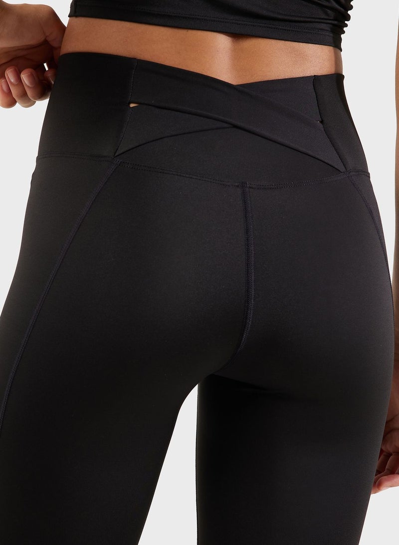 فورورد ليجنز بخصر بتفاصيل خلفية متداخلة - Image 3