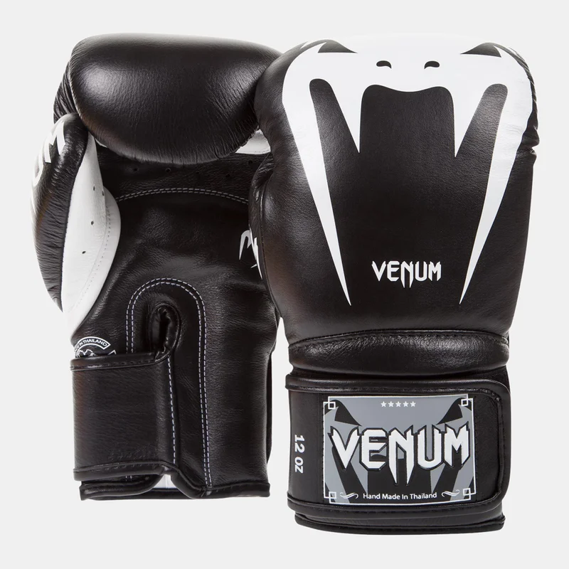 VENUM Giant 3.0 Boxing Gloves (16 Oz)