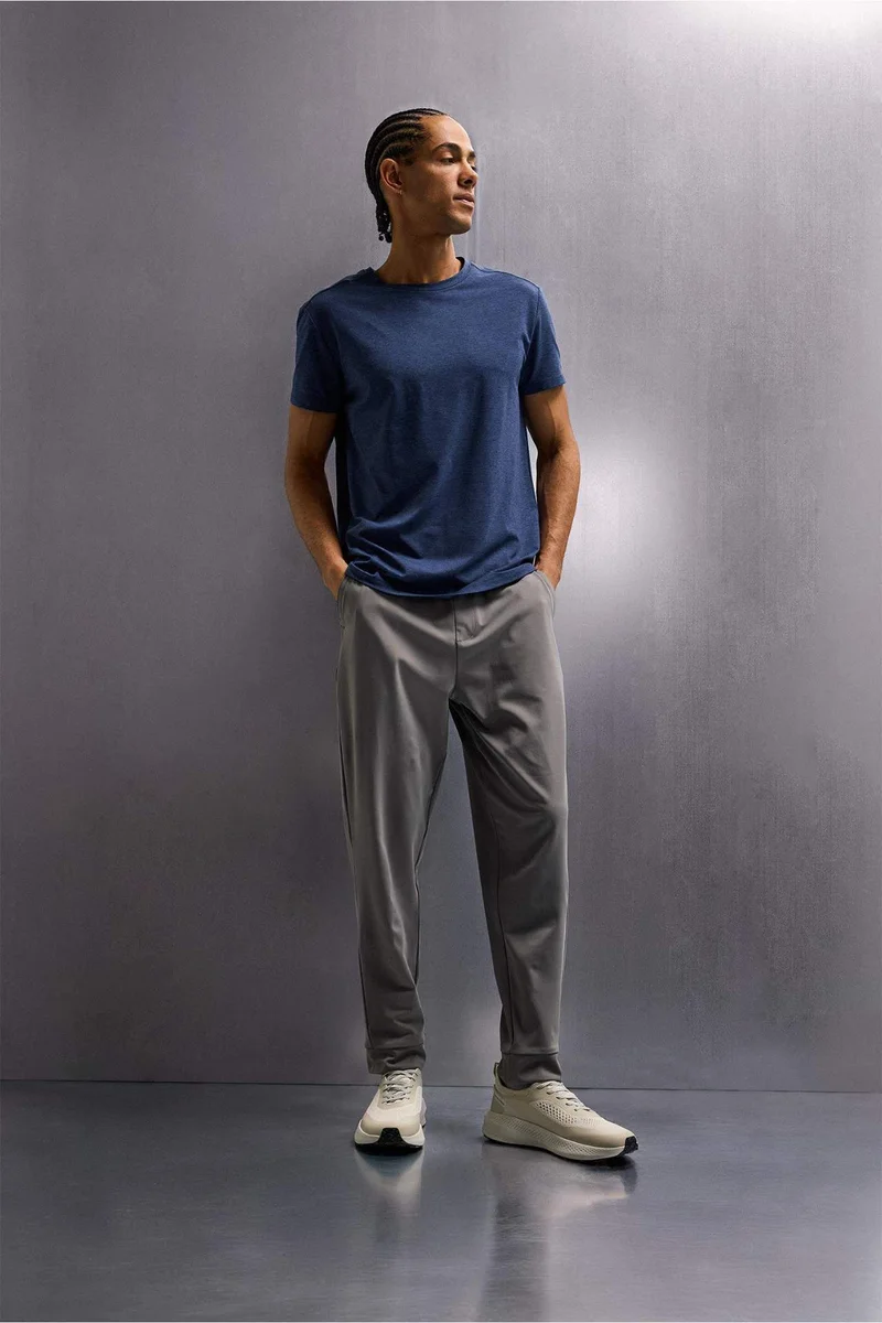 ديفاكتو Standard Fit Crew Neck Sports Short Sleeve T-Shirt