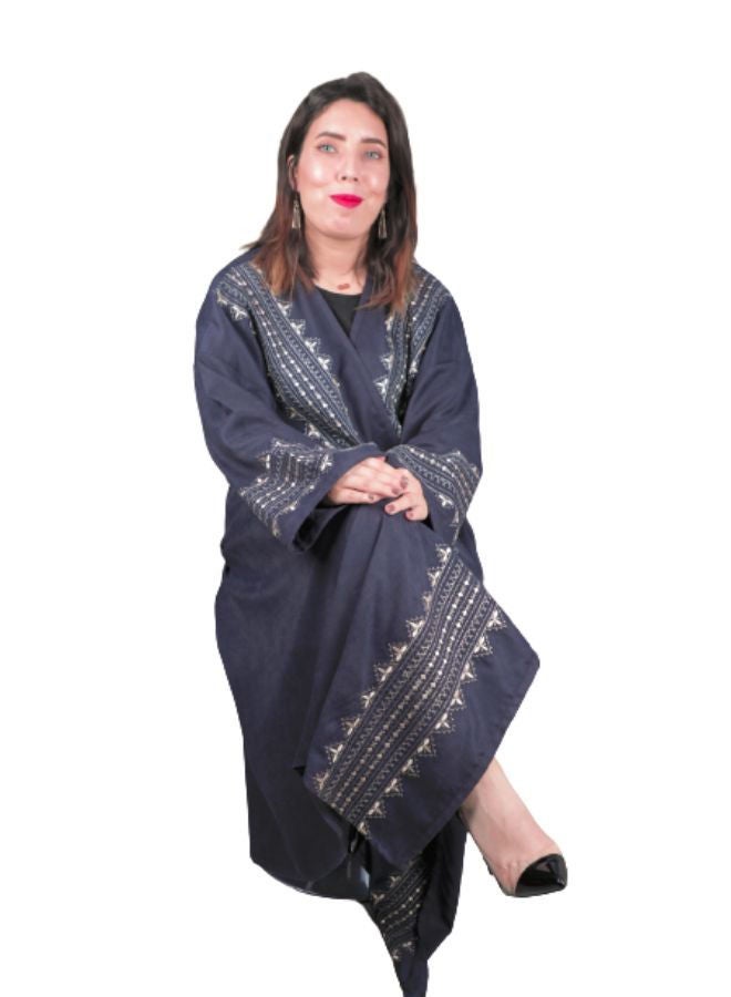 عباءة نعم C 7 شيماء زرقاء داكنة وتطريز بلونين بيج وفضي وزرقاء - Image 5