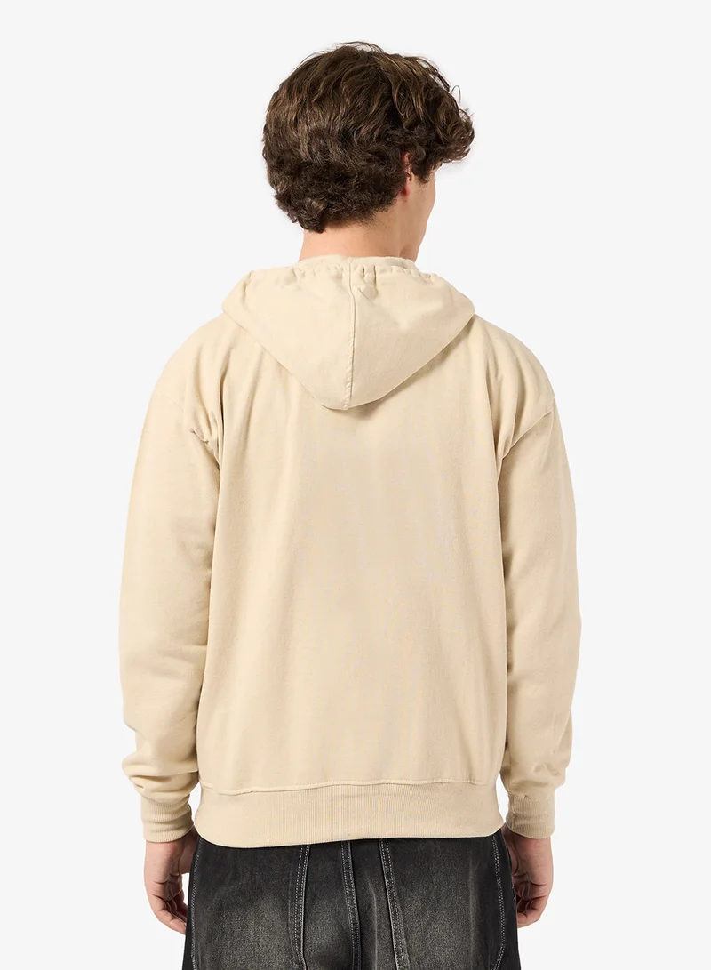 سفنتي فايف بيسيكس هودي بقصة عادية