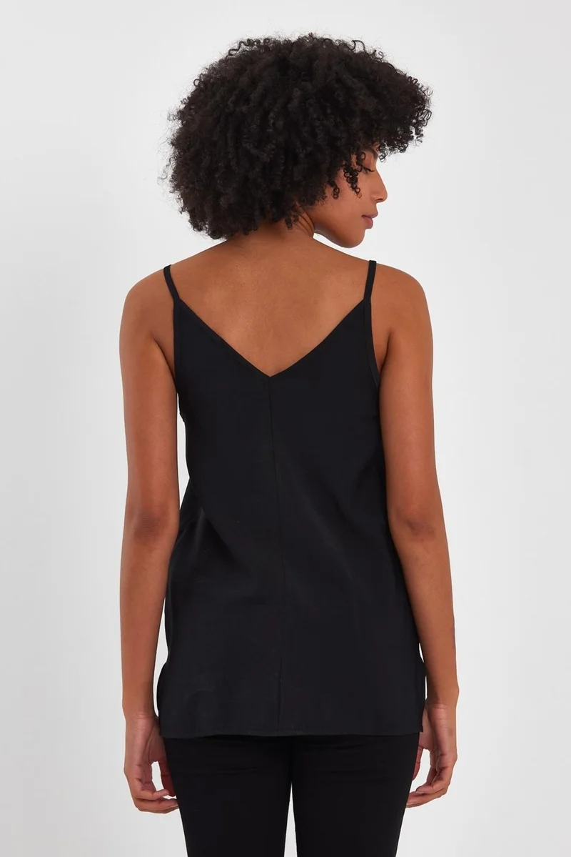 الكسندر جاردي Slit Detailed Strappy Blouse (B23-00120)