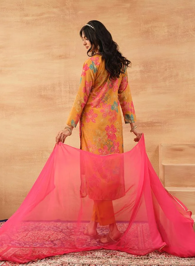 آي شين طقم كورتا نسائي من تشينون مطبوع باللون الخردلي مع بنطلون بالازو مستقيم بطول الكاحل من  قطع