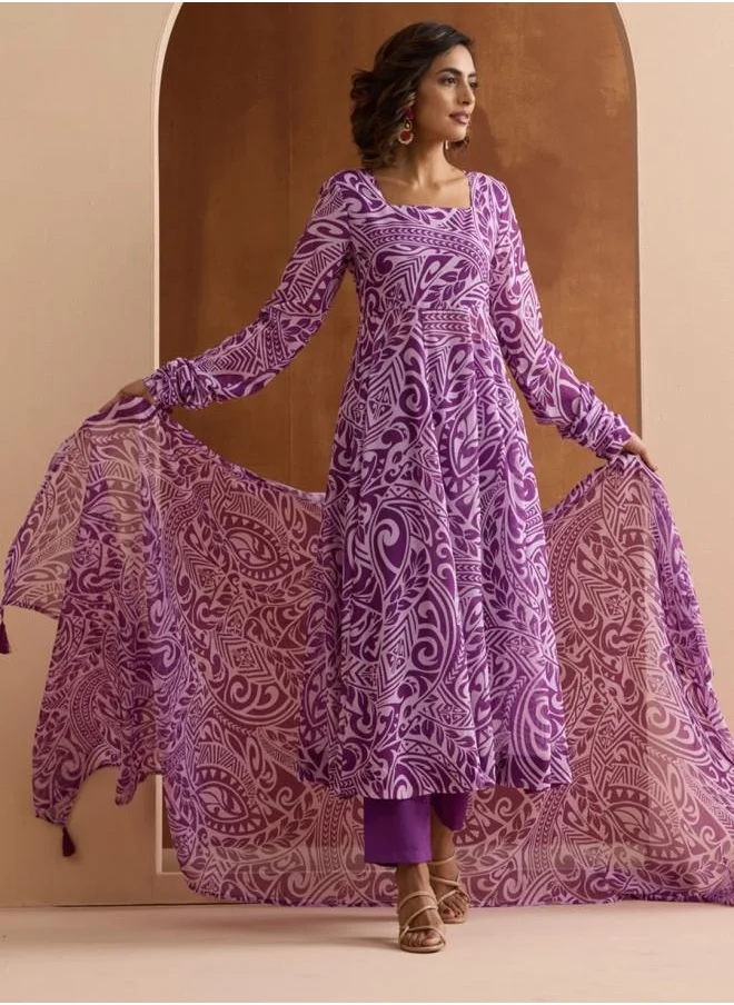 آي شين Mid Rise Women Lilac Polyester Kurta Set with Embroidered pattern Tunic and Palazzo features a Round neckline and Three-Fourth Sleeve secured with Elastic closure and styled in Straight Fit ideal for Festive moments — designed to make heads turn.