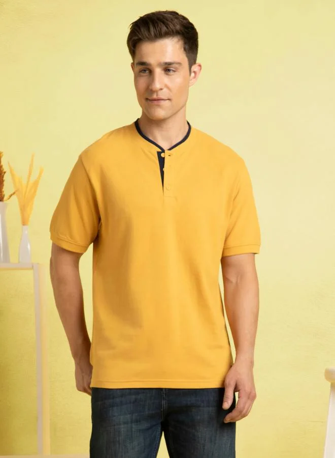 Dennis Lingo Men's Amber Gold Pique Solid Pattern Regular Fit T-Shirt