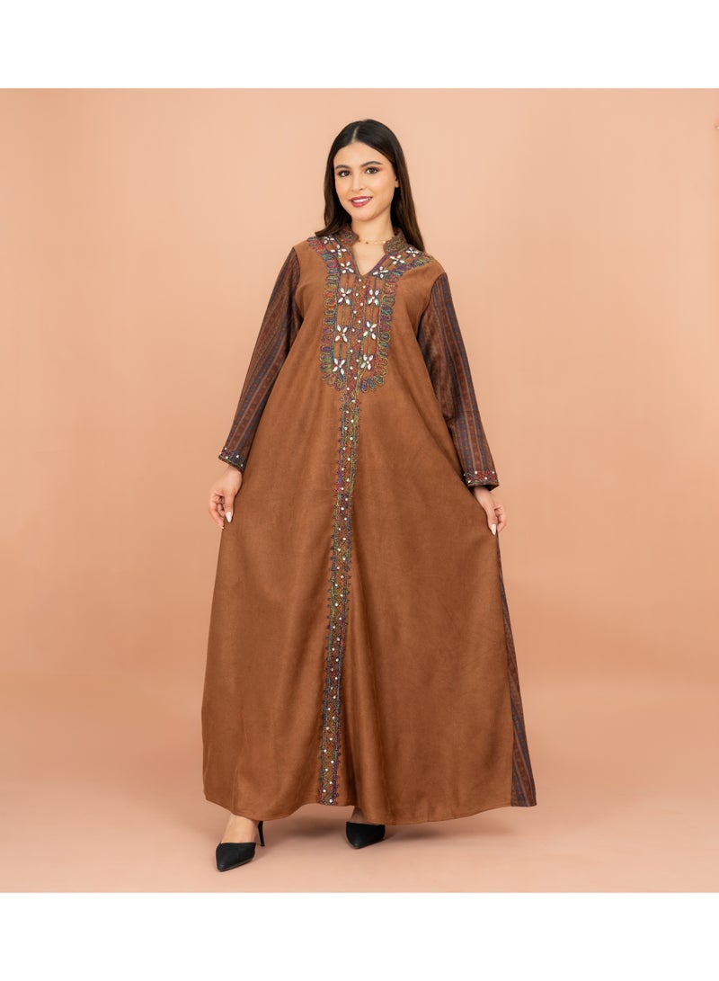 اكسا جلابية شتوية سادة مطرزة بألوان زاهية - Image 5