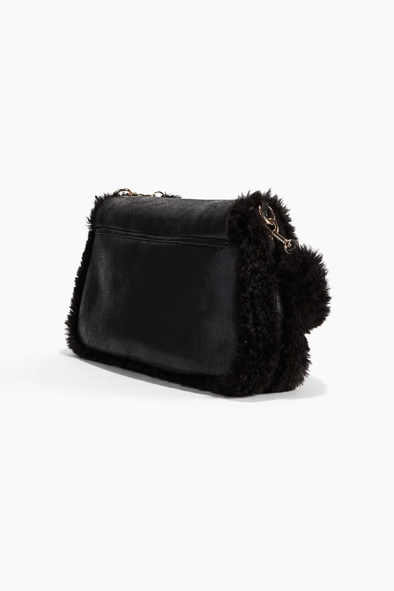 اتش اند ام Fluffy-Trim Shoulder Bag