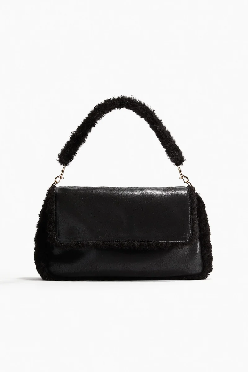 اتش اند ام Fluffy-Trim Shoulder Bag