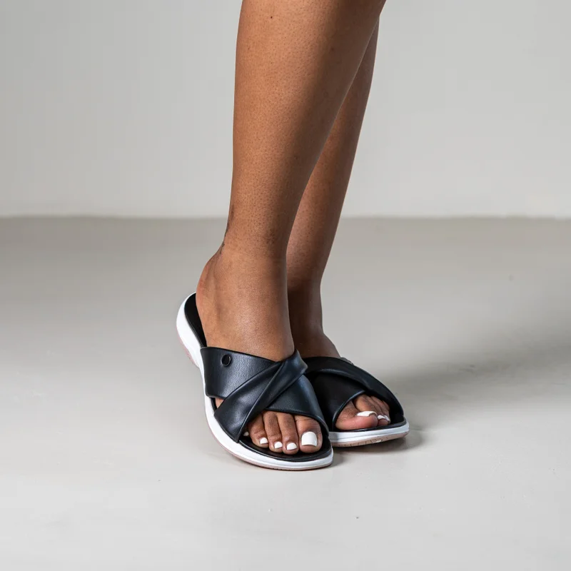 TIZZY CROSS-STRAP SLIDE SANDALS