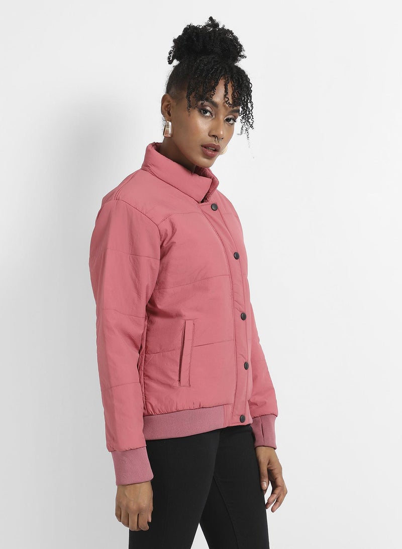 كامبوس سوترا سترة منتفخة باللون الوردي الفاتح للسيدات مع حاشية مضلعة - Image 3