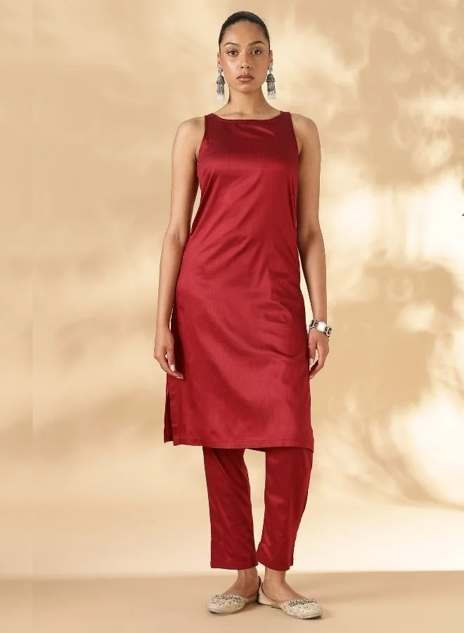 Abhishti Red Solid In cut Kurta with Narrow Straight Pants
