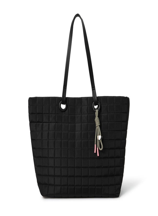 أكسيسورايز حقيبة تسوق نسائية من أكسسورايز لندن، مصنوعة من النايلون الأسود المبطن، مزينة بقلادة. - Image 1